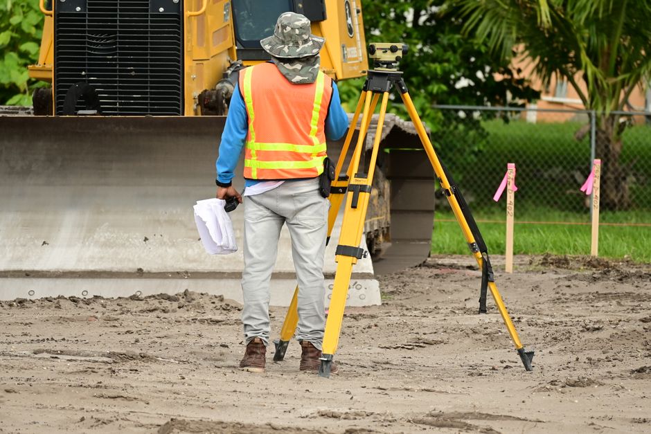 T&eacute;l&eacute;m&egrave;tre laser laser rotatif de chantier
